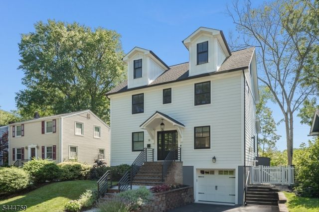 18 University Ave, Chatham Boro, NJ 07928