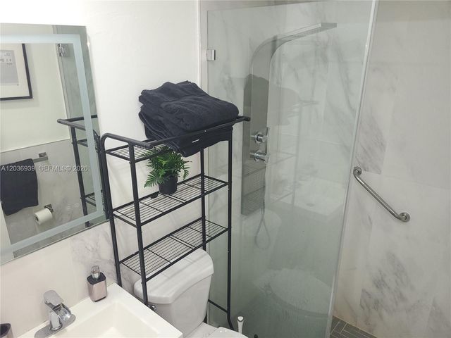 168 NW 32nd St 6, Miami, FL 33127