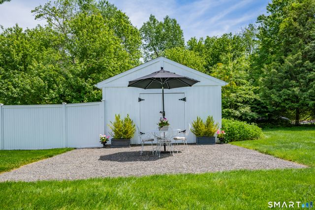 1000 Bassett Road, Watertown, CT 06795