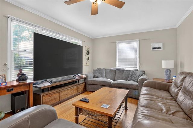 5317 W 50th Terrace, Roeland Park, KS 66205