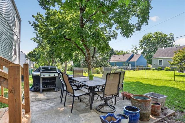 5317 W 50th Terrace, Roeland Park, KS 66205