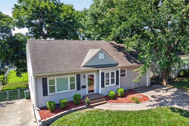 5317 W 50th Terrace, Roeland Park, KS 66205