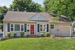 5317 W 50th Terrace, Roeland Park, KS 66205