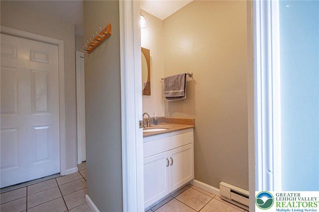 4652 Oakwood Lane, Lower Nazareth Twp, PA 18064