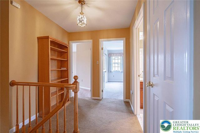 4652 Oakwood Lane, Lower Nazareth Twp, PA 18064