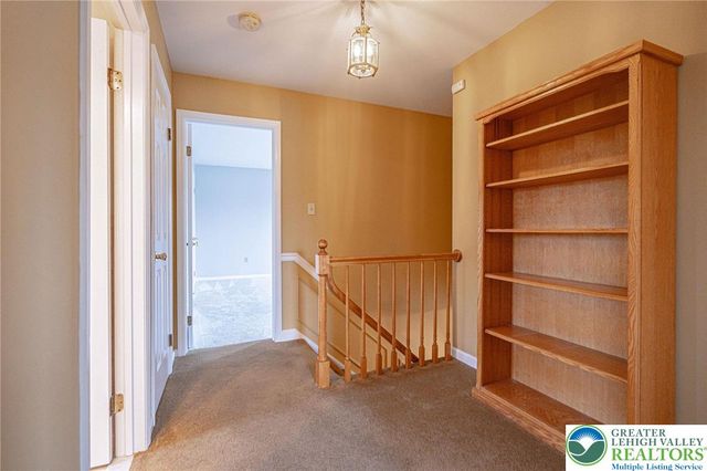 4652 Oakwood Lane, Lower Nazareth Twp, PA 18064