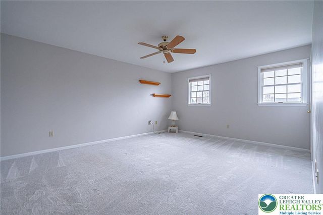 4652 Oakwood Lane, Lower Nazareth Twp, PA 18064