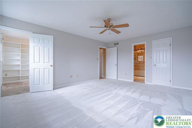 4652 Oakwood Lane, Lower Nazareth Twp, PA 18064