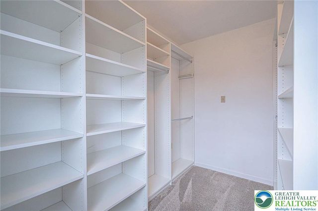 4652 Oakwood Lane, Lower Nazareth Twp, PA 18064