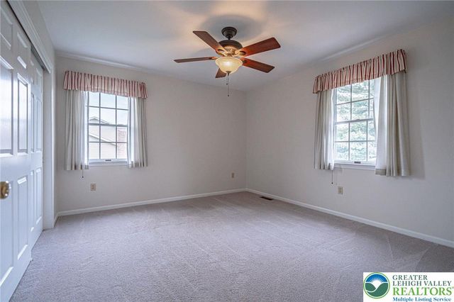 4652 Oakwood Lane, Lower Nazareth Twp, PA 18064