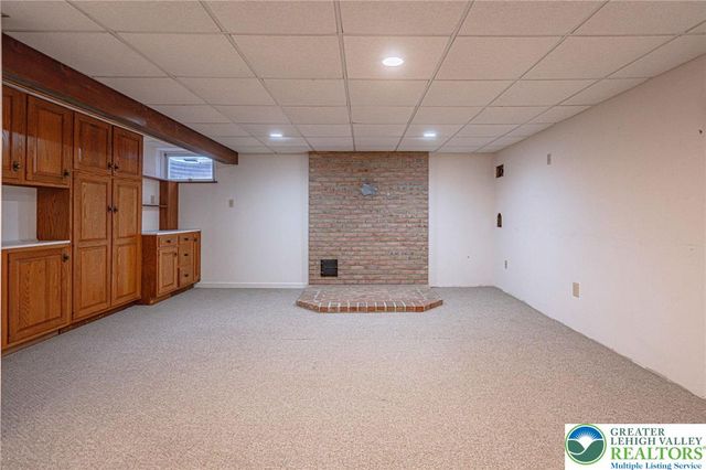 4652 Oakwood Lane, Lower Nazareth Twp, PA 18064