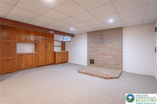 4652 Oakwood Lane, Lower Nazareth Twp, PA 18064