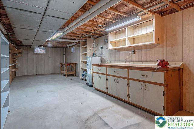 4652 Oakwood Lane, Lower Nazareth Twp, PA 18064