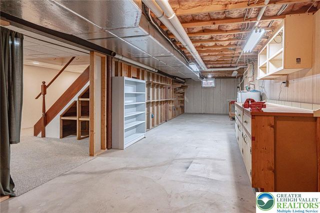 4652 Oakwood Lane, Lower Nazareth Twp, PA 18064