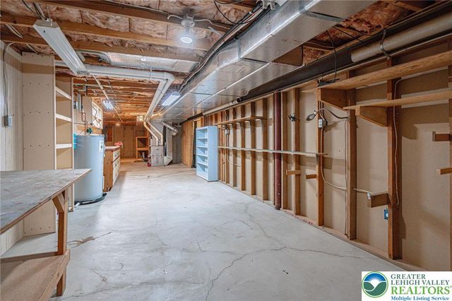 4652 Oakwood Lane, Lower Nazareth Twp, PA 18064