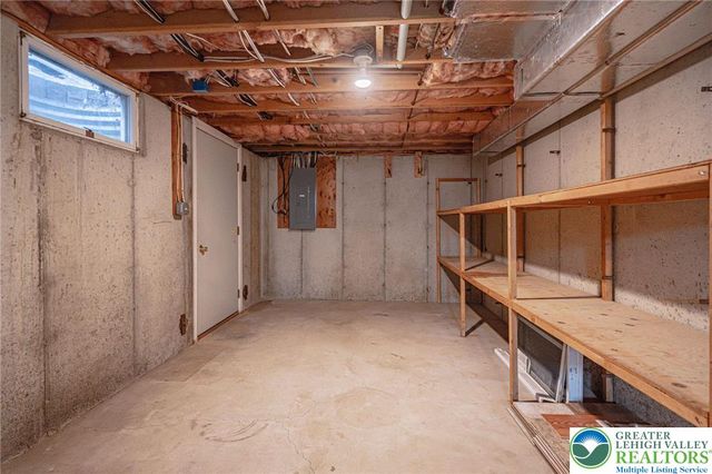 4652 Oakwood Lane, Lower Nazareth Twp, PA 18064