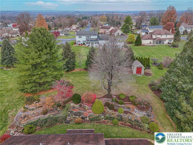 4652 Oakwood Lane, Lower Nazareth Twp, PA 18064