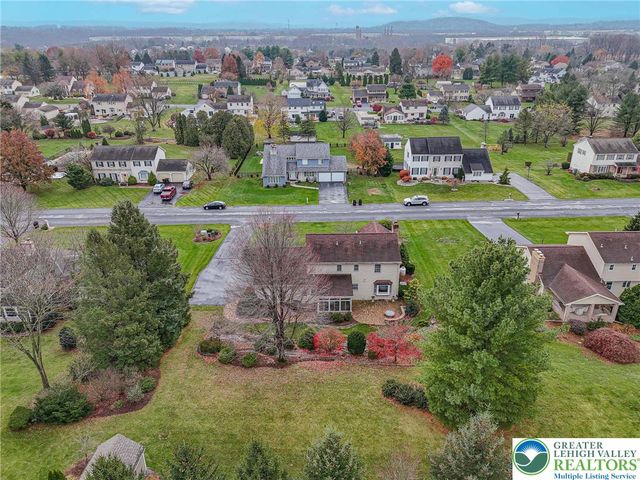 4652 Oakwood Lane, Lower Nazareth Twp, PA 18064