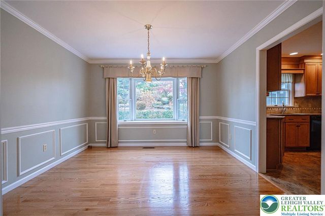 4652 Oakwood Lane, Lower Nazareth Twp, PA 18064