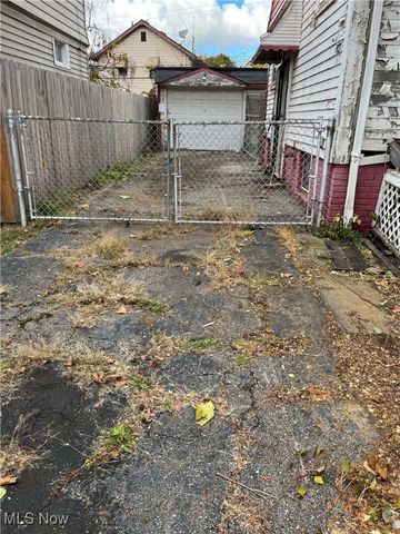 11603 Thornwood Avenue, Cleveland, OH 44108