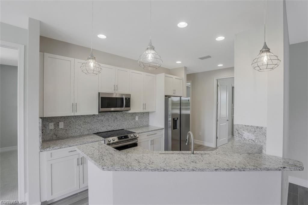 Image 16 of property listing at 37 SE 23rd AVE, Cape Coral, FL 33990