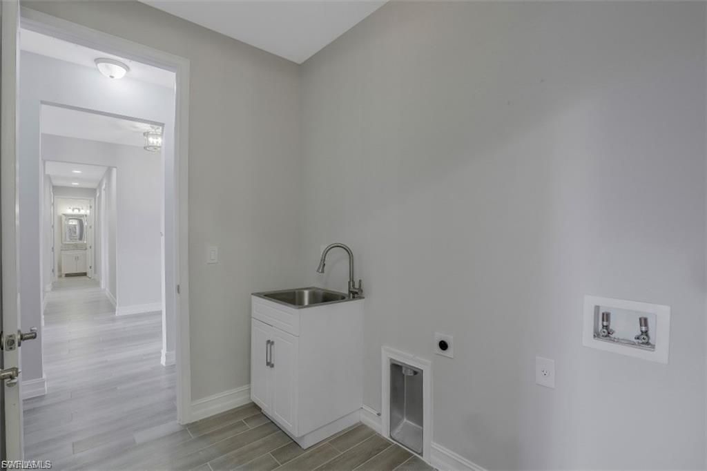 Image 34 of property listing at 37 SE 23rd AVE, Cape Coral, FL 33990