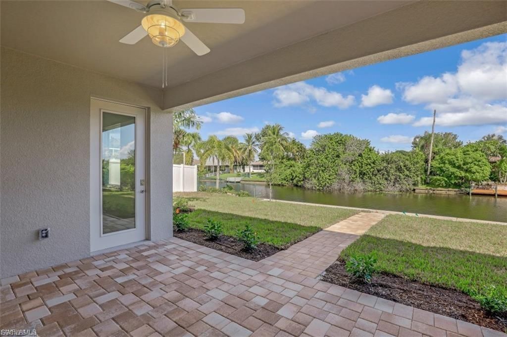 Image 8 of property listing at 37 SE 23rd AVE, Cape Coral, FL 33990