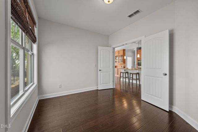 33 Heatherwood Drive, Chapel Hill, NC 27516