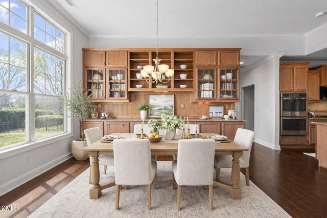 33 Heatherwood Drive, Chapel Hill, NC 27516