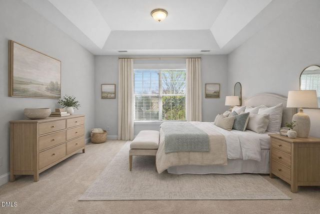 33 Heatherwood Drive, Chapel Hill, NC 27516