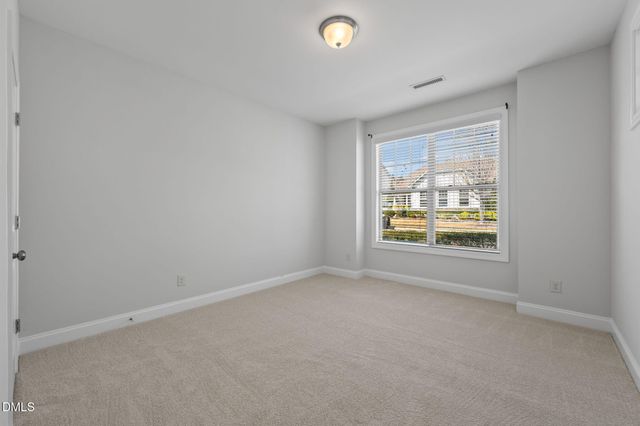 33 Heatherwood Drive, Chapel Hill, NC 27516