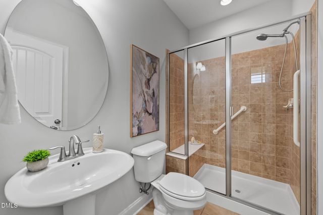 33 Heatherwood Drive, Chapel Hill, NC 27516