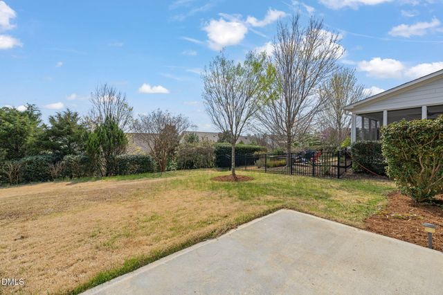 33 Heatherwood Drive, Chapel Hill, NC 27516