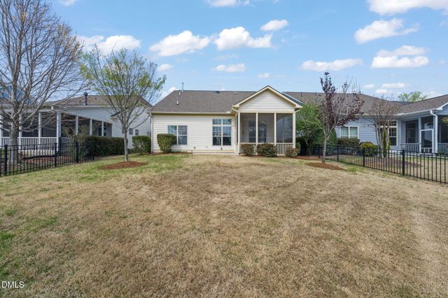 33 Heatherwood Drive, Chapel Hill, NC 27516