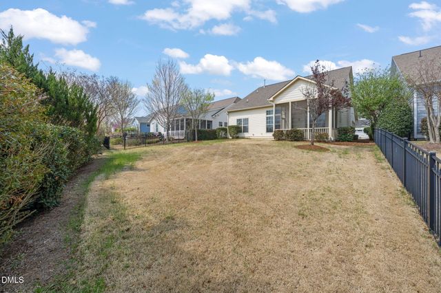 33 Heatherwood Drive, Chapel Hill, NC 27516