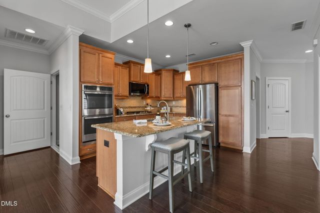 33 Heatherwood Drive, Chapel Hill, NC 27516