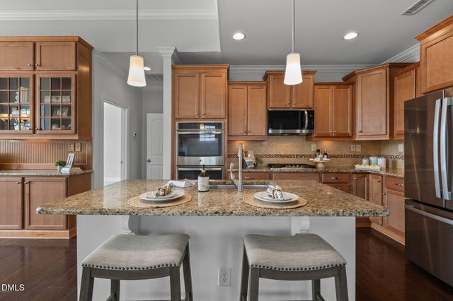 33 Heatherwood Drive, Chapel Hill, NC 27516