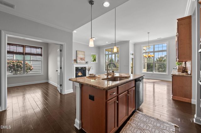 33 Heatherwood Drive, Chapel Hill, NC 27516