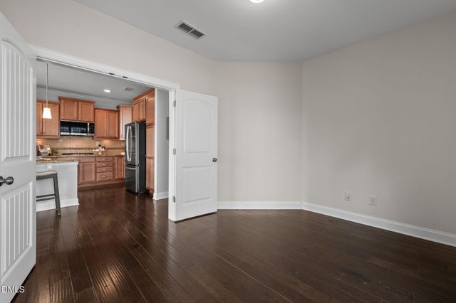 33 Heatherwood Drive, Chapel Hill, NC 27516