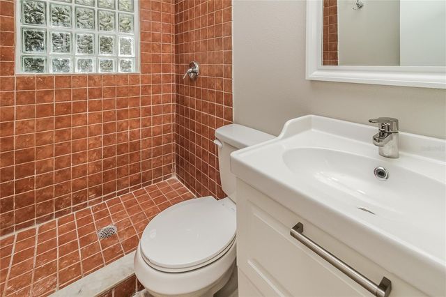 1335 E 3RD AVENUE, Mount Dora, FL 32757