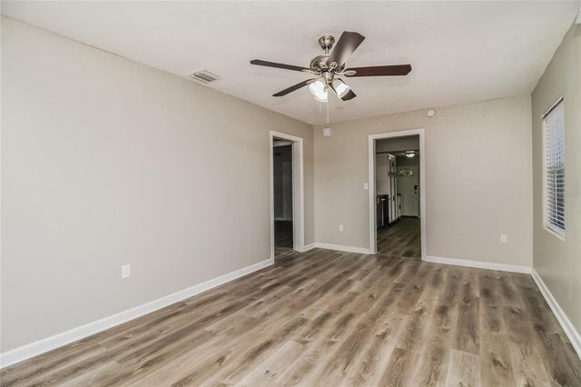 1335 E 3RD AVENUE, Mount Dora, FL 32757