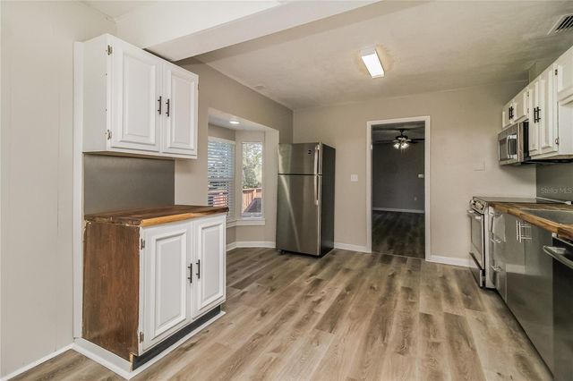 1335 E 3RD AVENUE, Mount Dora, FL 32757