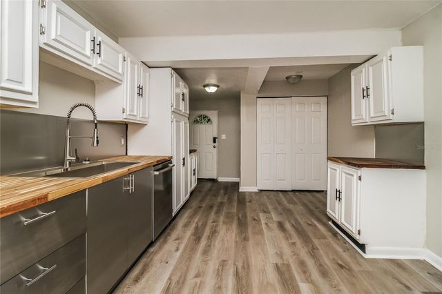 1335 E 3RD AVENUE, Mount Dora, FL 32757