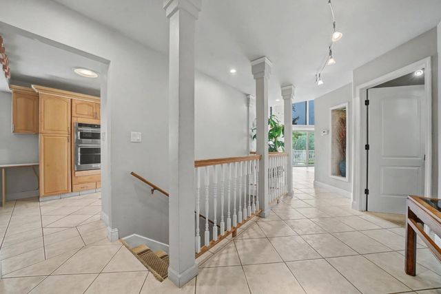 450 Lakeview Rd, Copperopolis, CA 95228