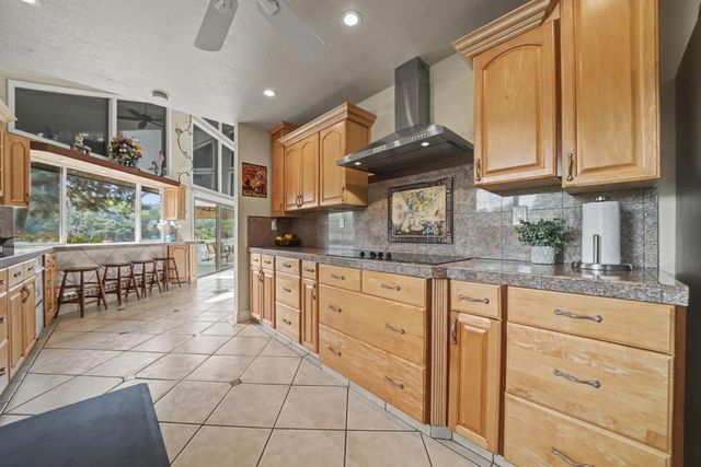 450 Lakeview Rd, Copperopolis, CA 95228