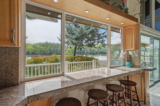 450 Lakeview Rd, Copperopolis, CA 95228