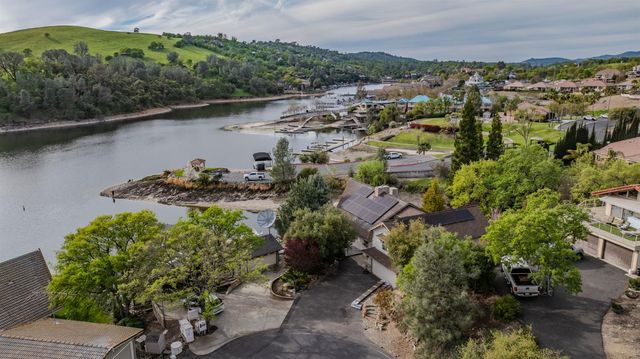 450 Lakeview Rd, Copperopolis, CA 95228