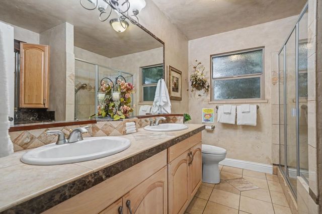 450 Lakeview Rd, Copperopolis, CA 95228