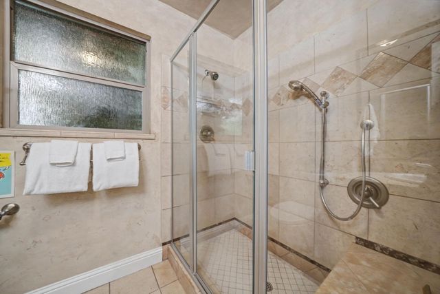 450 Lakeview Rd, Copperopolis, CA 95228