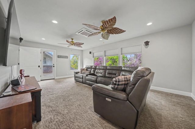 450 Lakeview Rd, Copperopolis, CA 95228